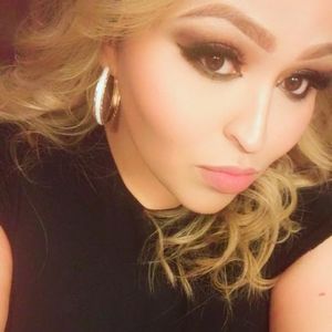 Meet your Posher, Liza